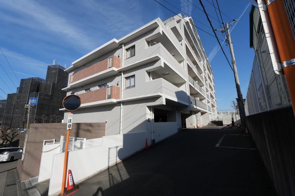 Spacious 3LDK Apartment in Noba-cho - Photo 1