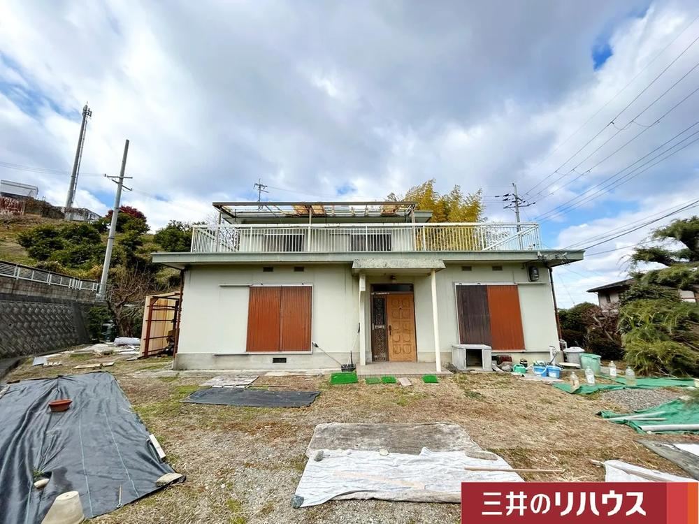 Spacious 4LDK Home in Mikita - Photo 1