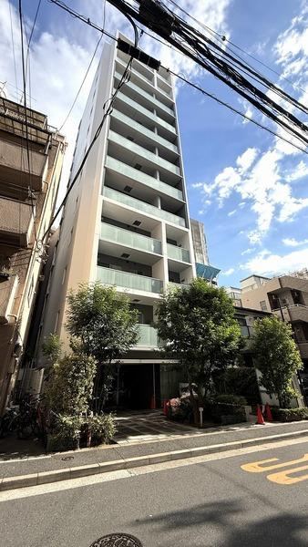 2LDK apartment in Minato Ward, Tokyo - Photo 1