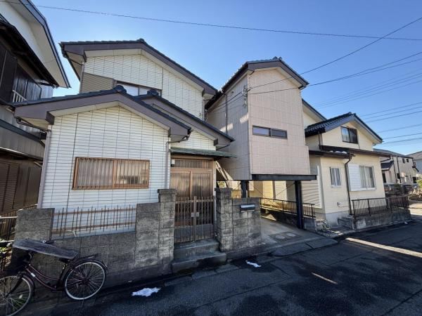 Versatile 3LDK House with Detached Room - Photo 1