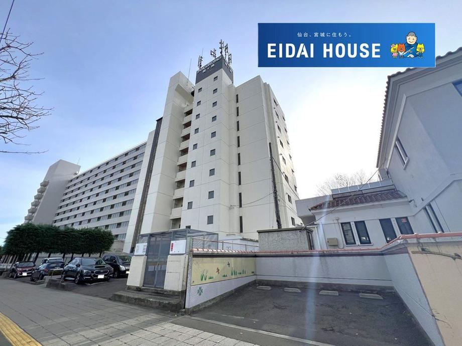 Renovated 2LDK Apartment with Private Garden - Photo 1