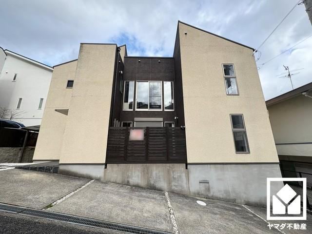 Affordable 3LDK House with Parking Space - Photo 1