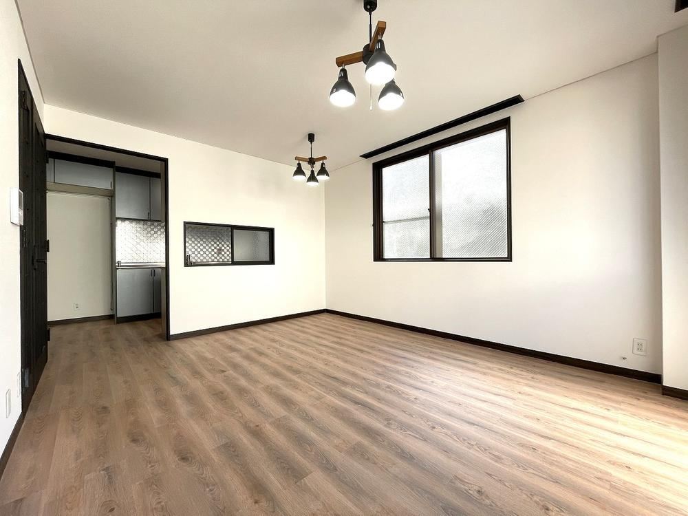 Spacious 4LDK House with Multiple Train Access - Photo 1