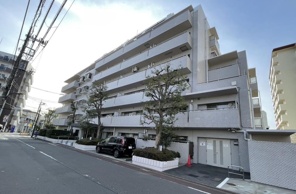 3LDK+S apartment in Ota Ward, Tokyo - Photo 1