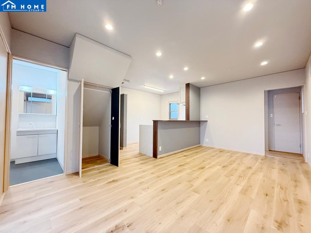 Modern 4LDK Home in Akashi - Photo 1