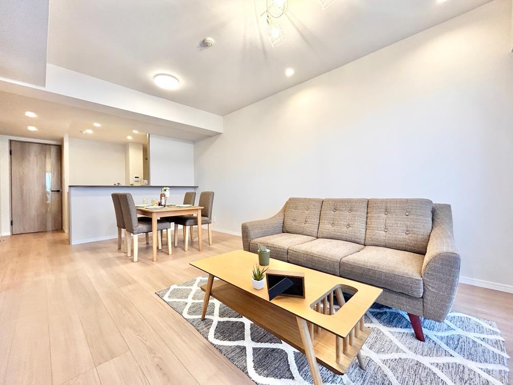 Charming 2LDK Apartment with Easy Viewing Schedule - Photo 1