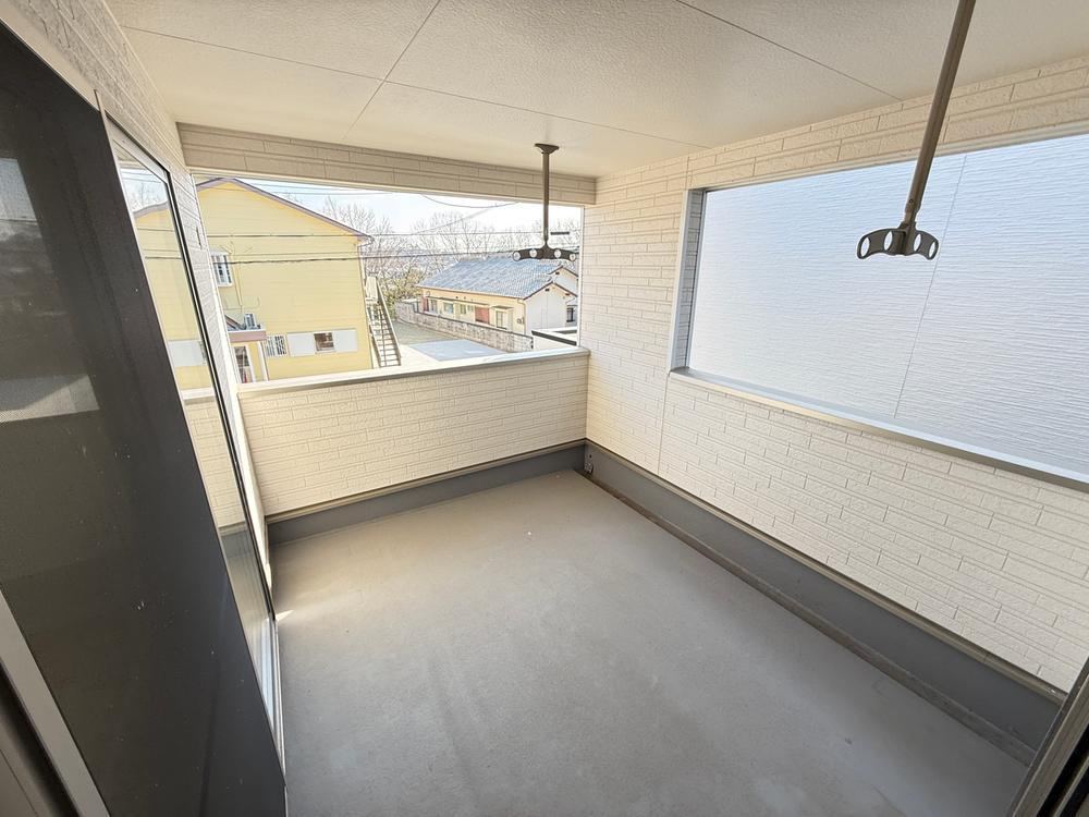 Modern 4LDK House in Miki with Multiple Perks - Photo 1