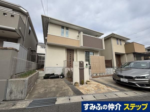 Stylish 4LDK House in Hiyodoridai - Photo 1
