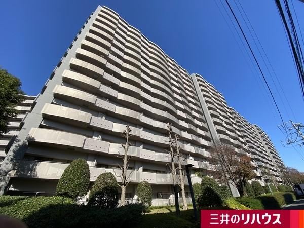 Bright 3LDK Apartment with Great Views Near Fujimino Station - Photo 1