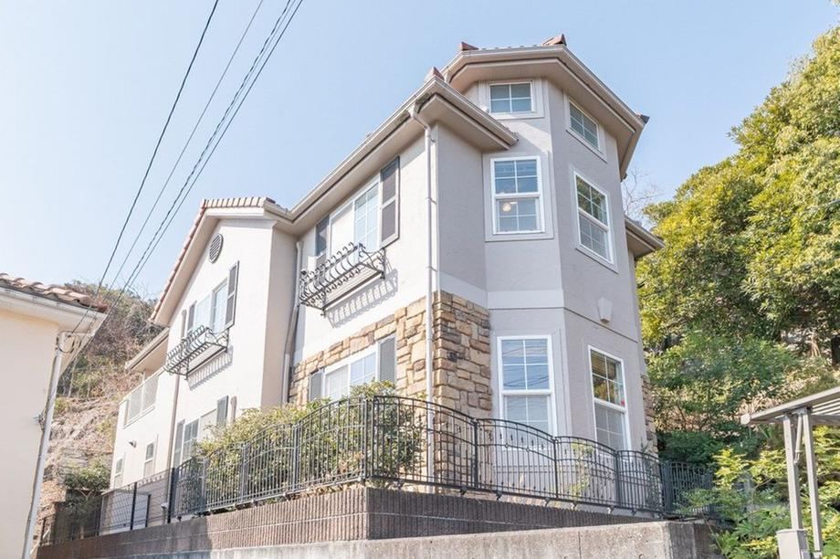 Spacious 4LDK Home in Honmoku San-no-Tani - Photo 1