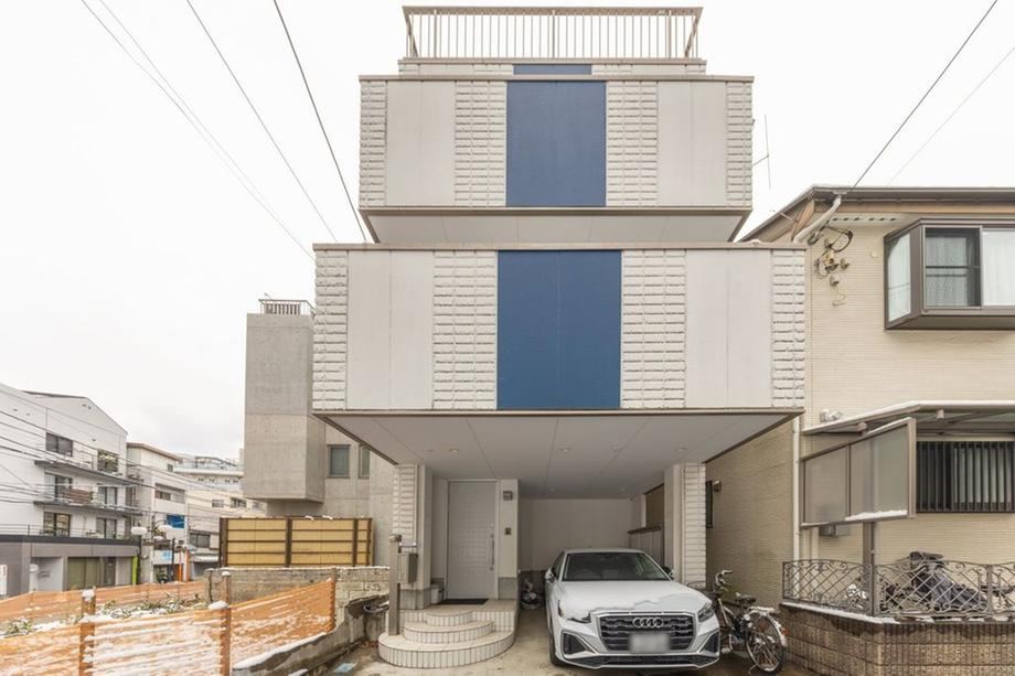 Modern 3LDK Detached House in Higashi-Nakano - Photo 1