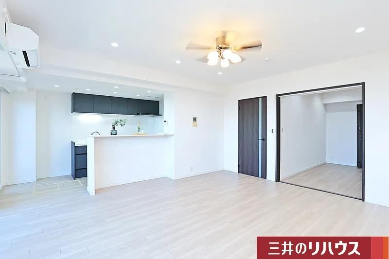 Spacious 3LDK Apartment with Ocean View in Zushi - Photo 1