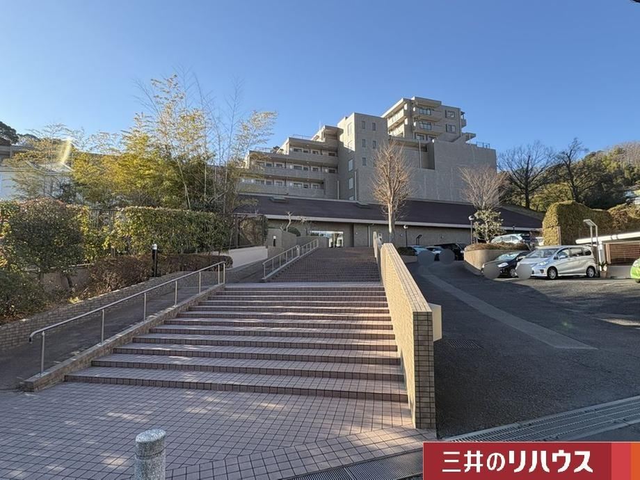Charming 3LDK Apartment in Hino - Photo 1