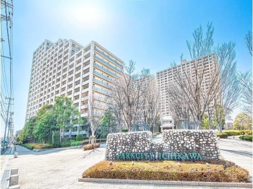 Spacious 4LDK Apartment with Great Access in Ichikawa - Photo 1