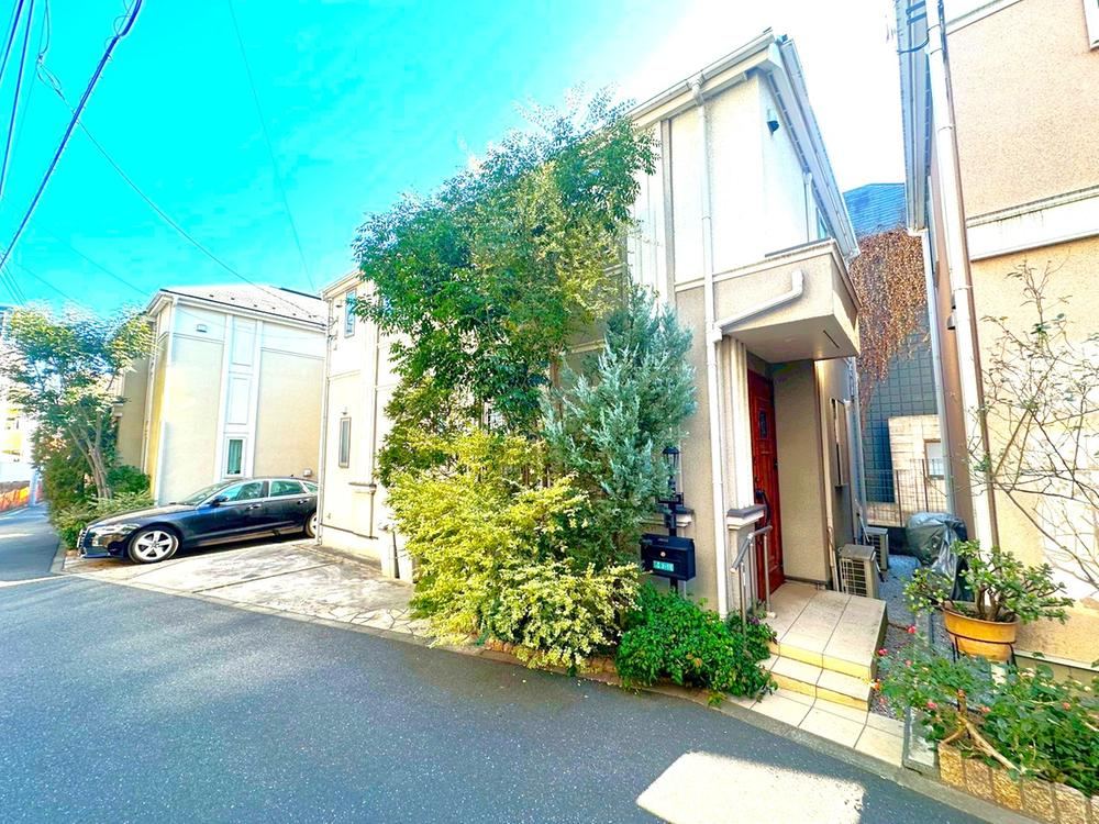 Charming Detached House Near Meguro Station - Photo 1