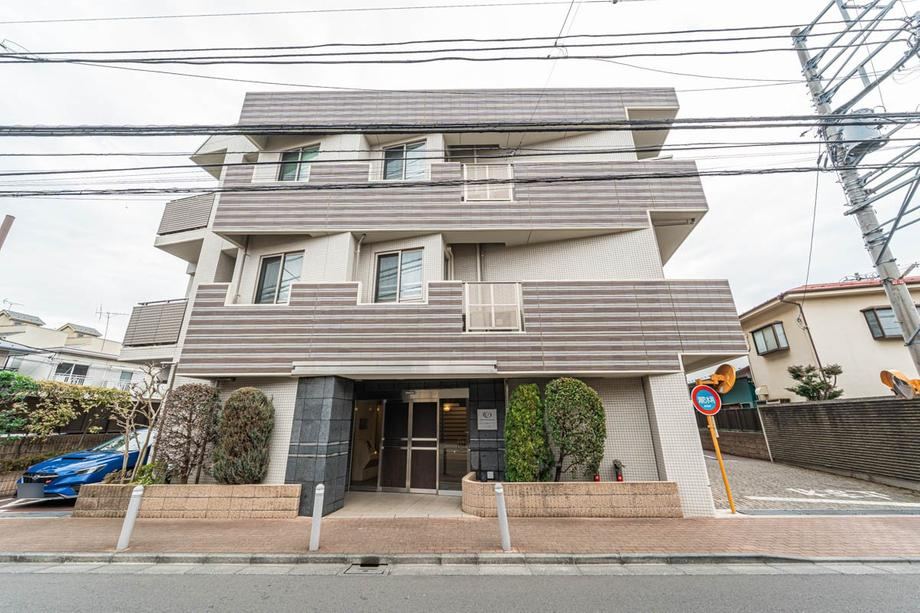 2LDK Apartment with Private Garden in Mitaka - Photo 1