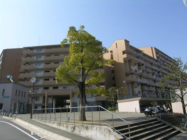 3LDK apartment in Tondabayashi, Osaka - Photo 1