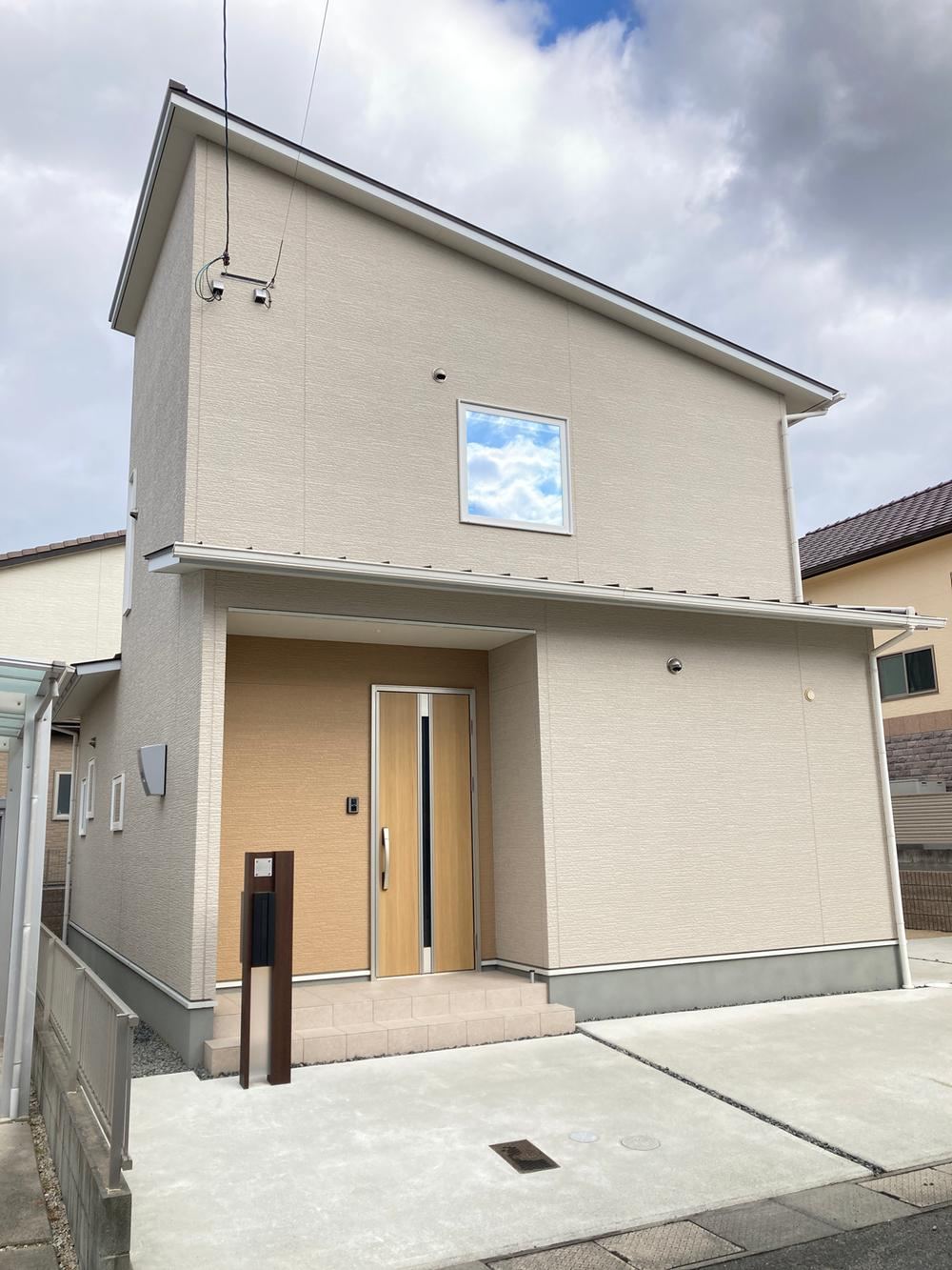 Newly Built 4LDK House with Solar Power in Makibi - Photo 1