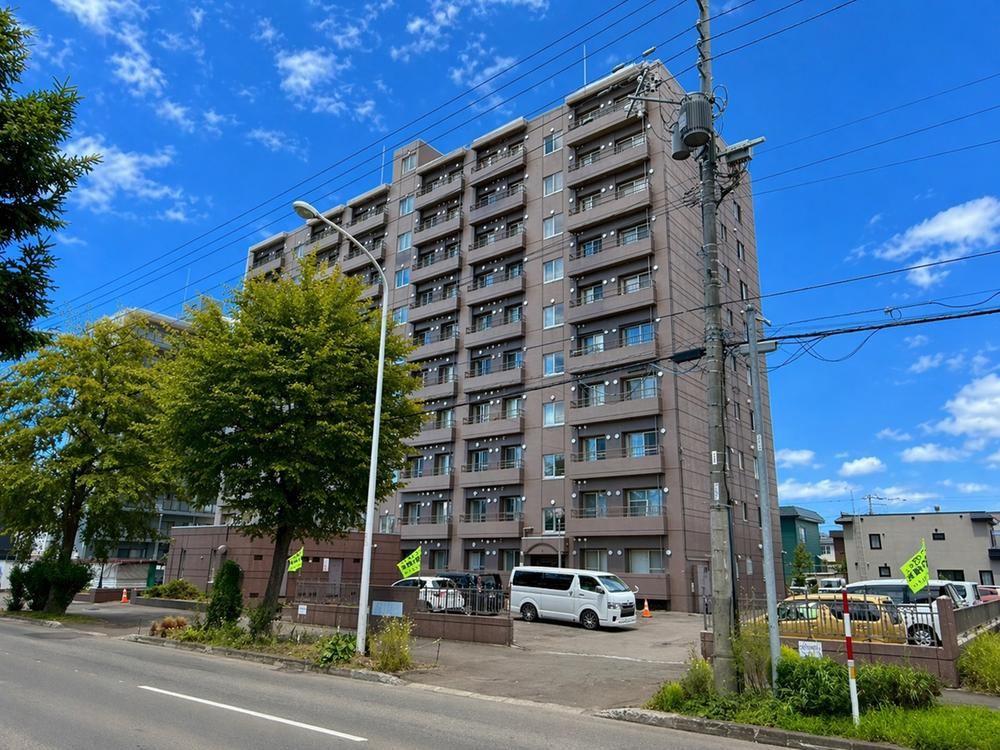 4LDK apartment in Kita Ward, Sapporo, Hokkaido - Photo 1