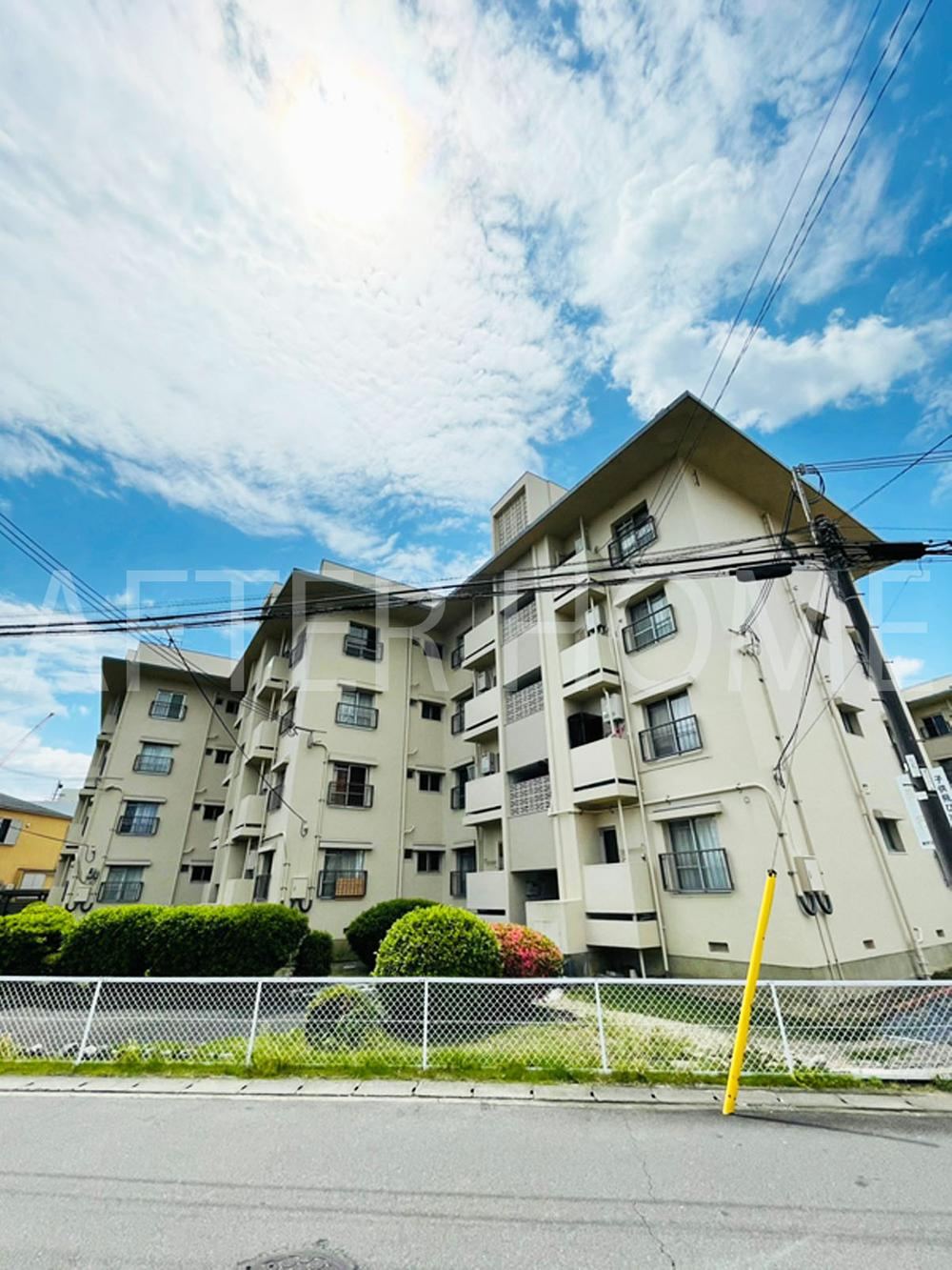 2DK apartment in Fushimi Ward, Kyoto - Photo 1