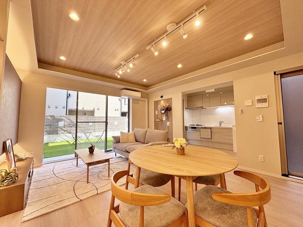 3LDK Apartment with Terrace and Private Garden - Photo 1