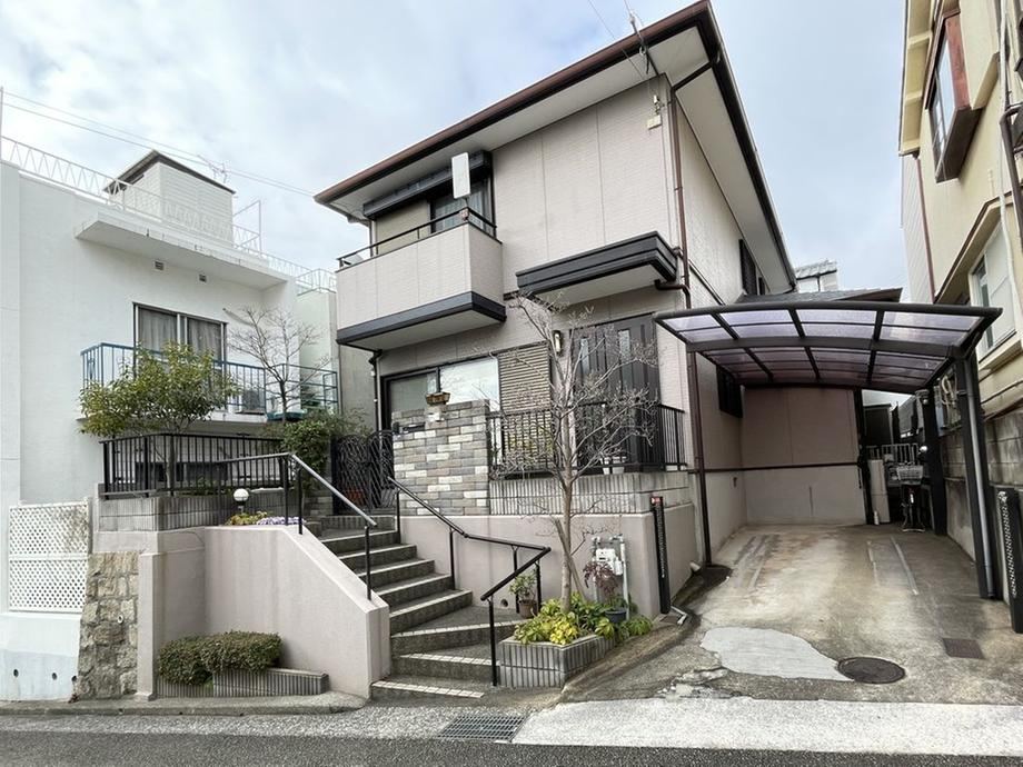 Spacious 4LDK House in Sumiyoshi Yamate - Photo 1