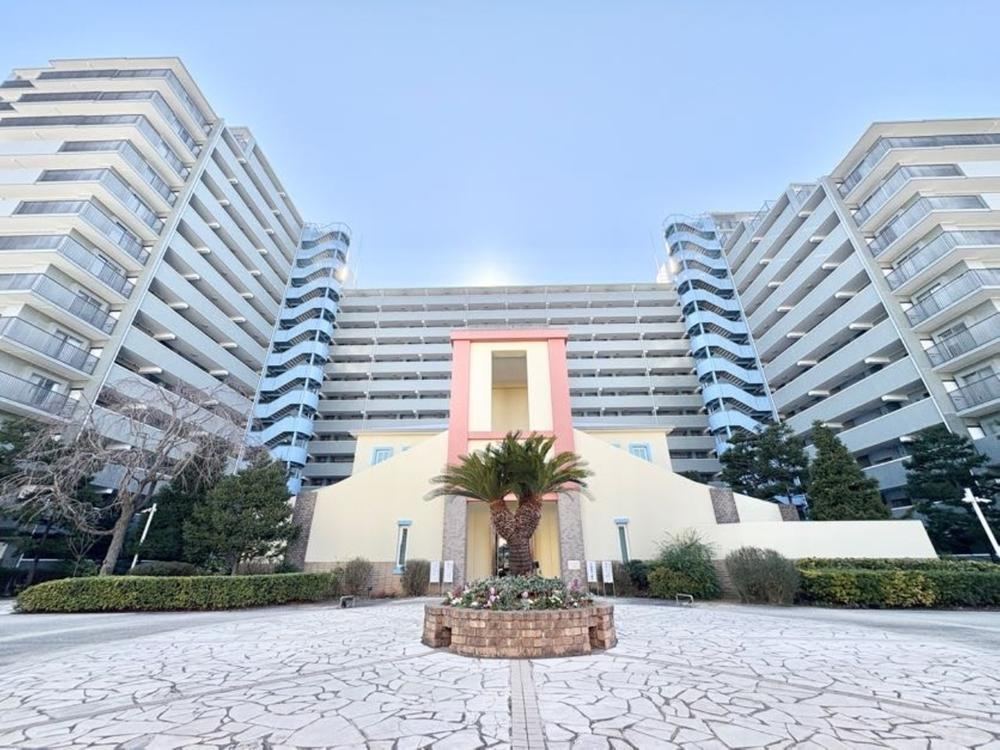 Beautifully Renovated 2LDK Apartment in Itabashi - Photo 1