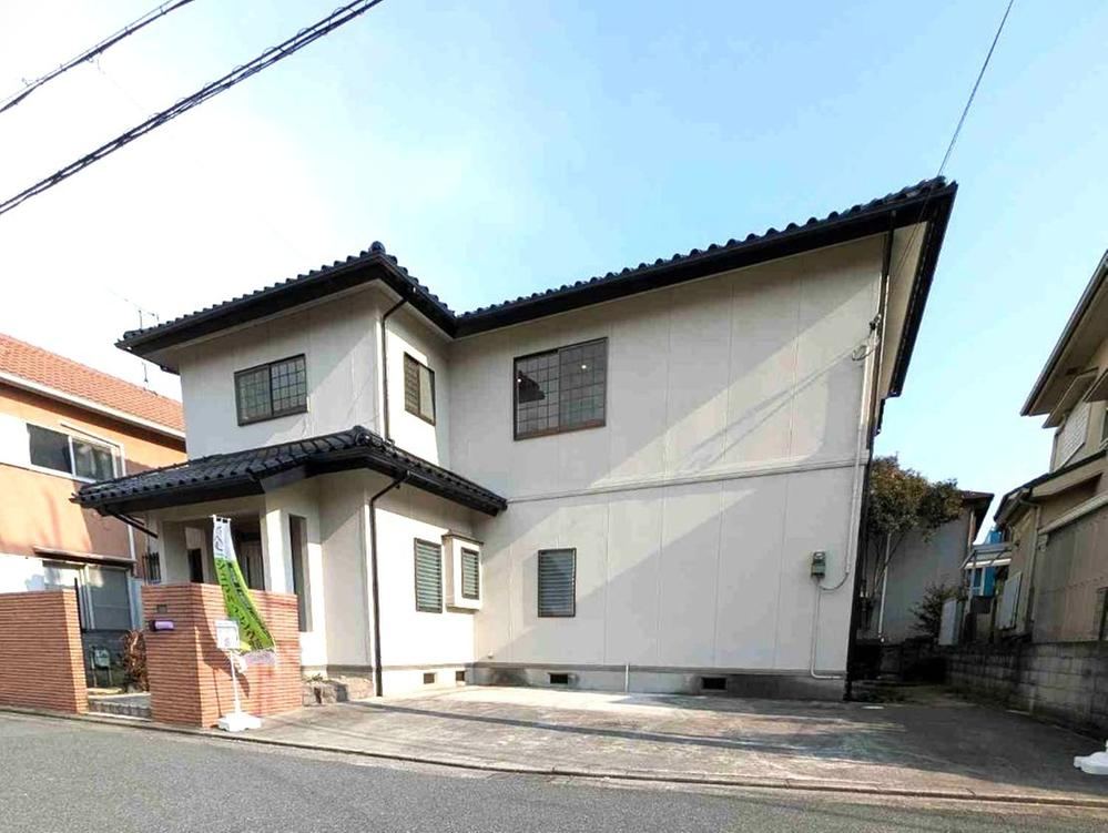 Renovated 5LDK Home with Garden Space - Photo 1