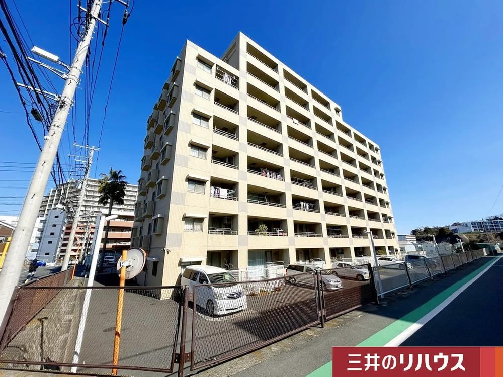 3LDK Apartment in Uragouchō, Near Oppama Station - Photo 1