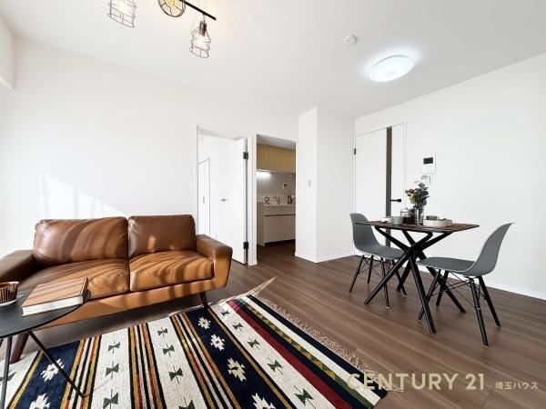 Top Floor 2LDK Apartment Near Kasukabe Station - Photo 1