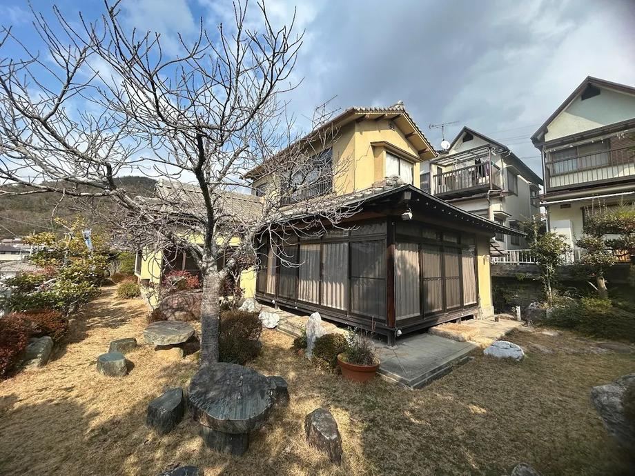 5LDK house in Kure, Hiroshima - Photo 1