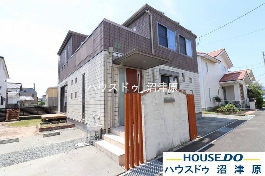 Eco-Friendly 3LDK Home with Solar Power in Miyajima - Photo 1