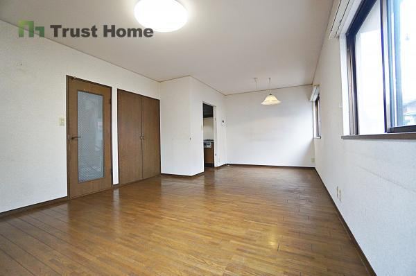 Spacious 4LDK House with Parking in Fujihara - Photo 1
