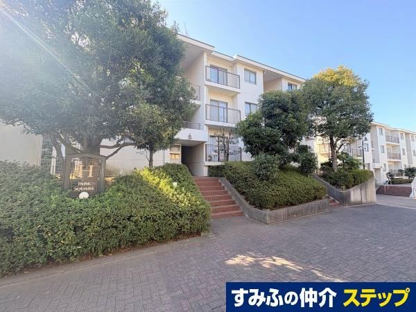 Large 3LDK Apartment in Kozukue - Photo 1