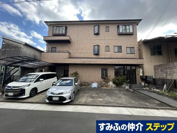 Expansive 8LDK Home Near Hatta Station - Photo 1