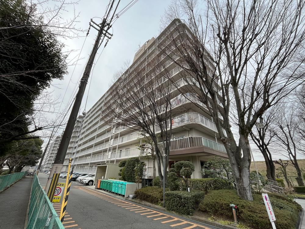 3LDK apartment in Hirakata, Osaka - Photo 1