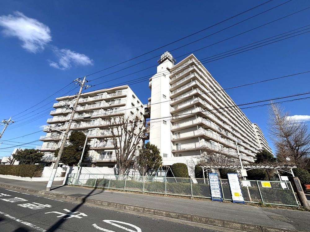 Spacious 3LDK Apartment in Nishi-Kashiwadai - Photo 1