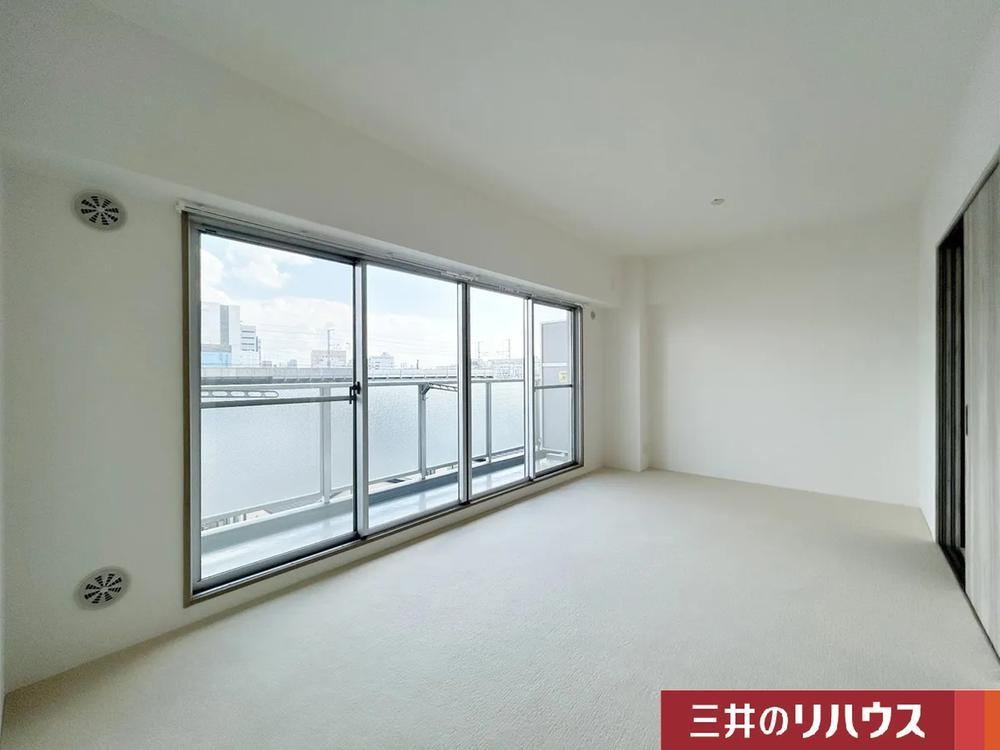 2LDK apartment in Yodogawa Ward, Osaka - Photo 1