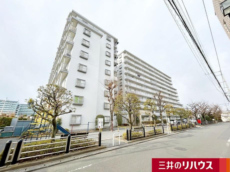 3LDK Apartment in Shinmachi - Photo 1