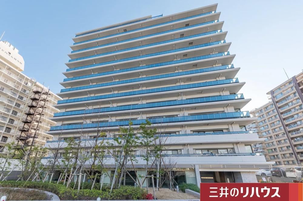 Modern 1LDK Apartment in Nishiojima - Photo 1