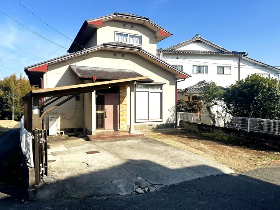 5DK House with Parking and Good Sunlight in Kumamoto - Photo 1