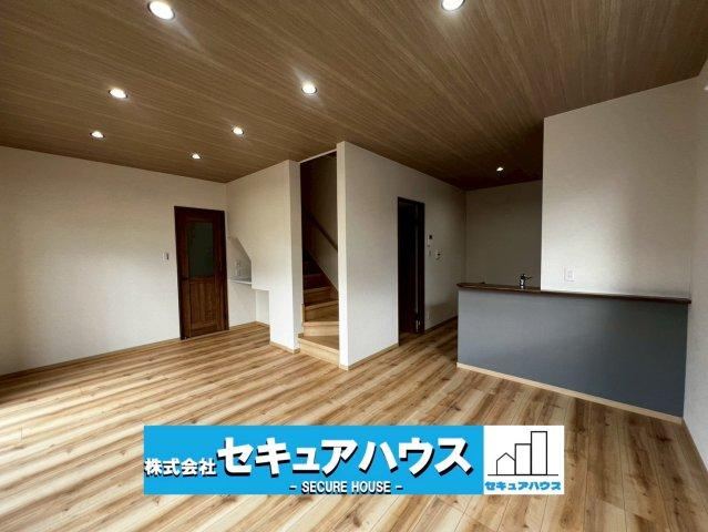 Renovated 4LDK Home with Storage in Nisshin - Photo 1