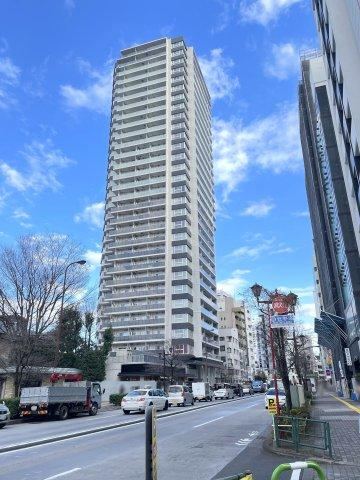 Modern 2LDK Apartment with Underfloor Heating in Ikebukuro - Photo 1