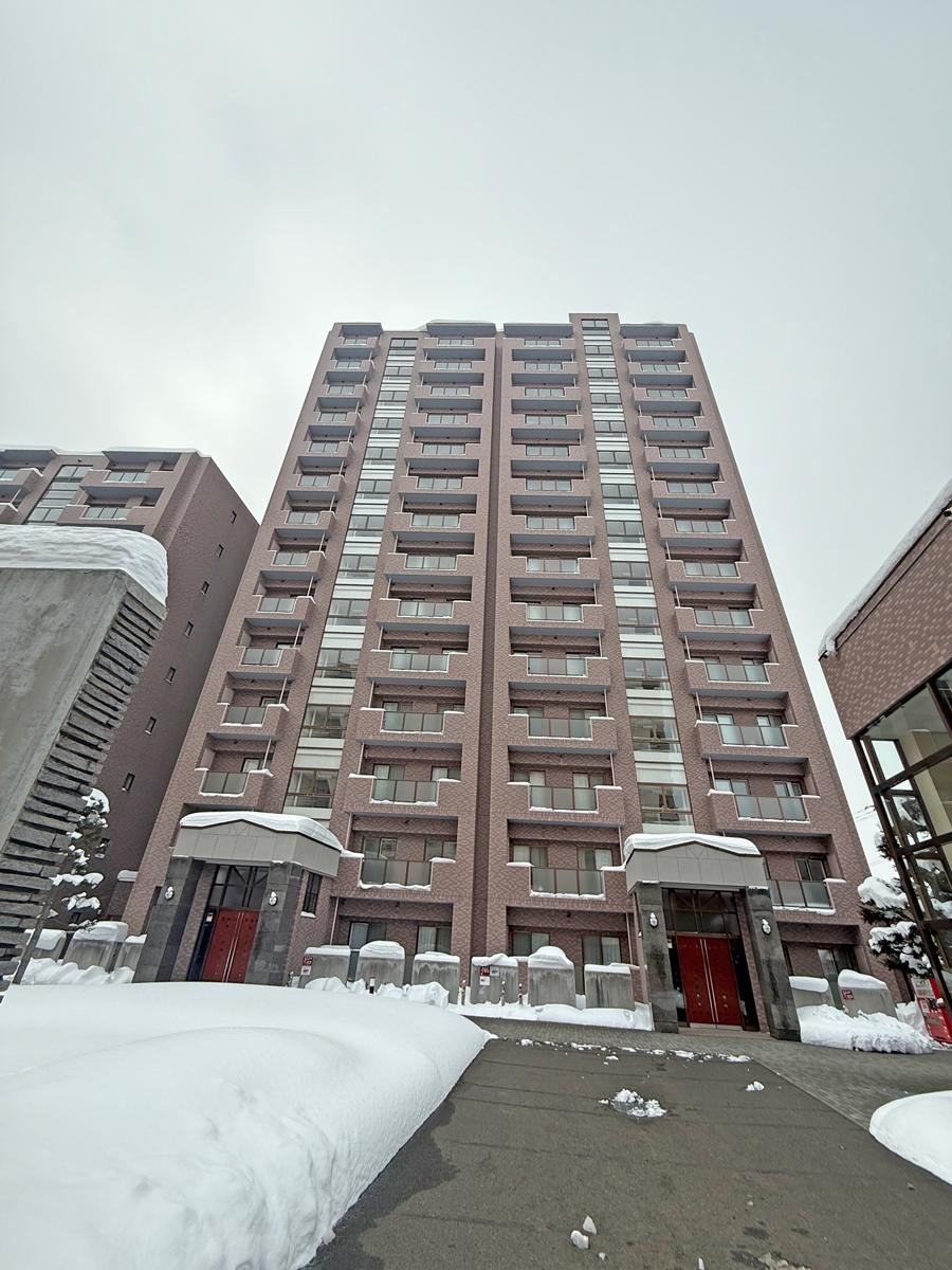 4LDK apartment in Shiroishi Ward, Sapporo, Hokkaido - Photo 1