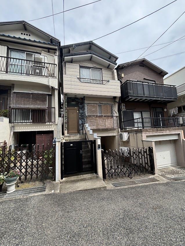 Charming 3DK Home in Oji Park Area - Photo 1