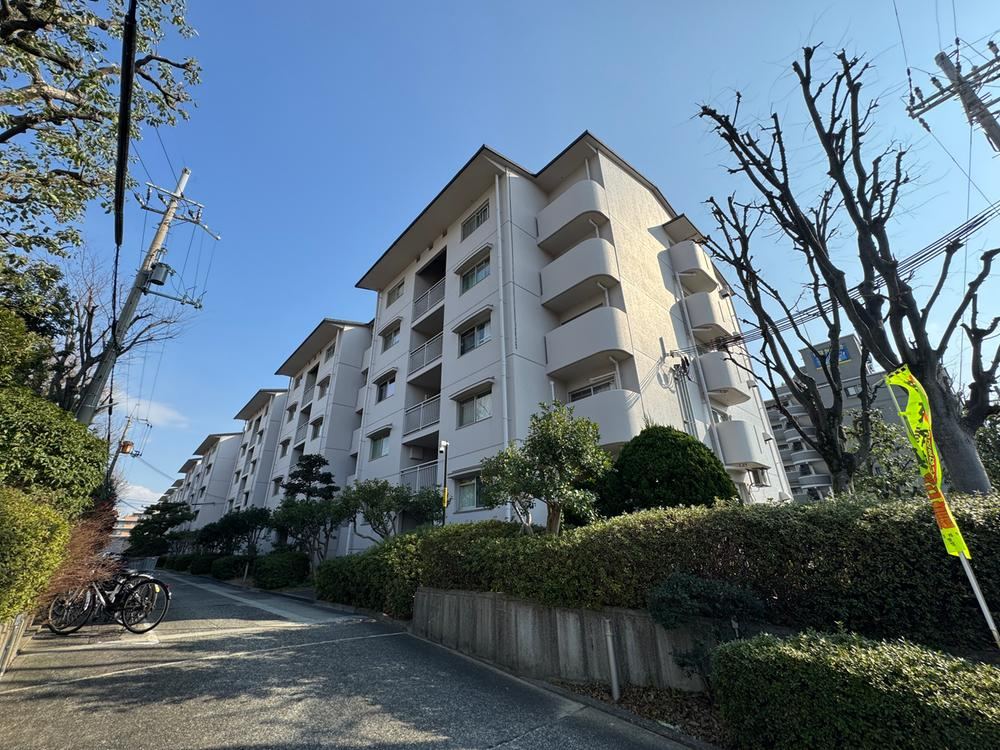 3LDK apartment in Hirakata, Osaka - Photo 1