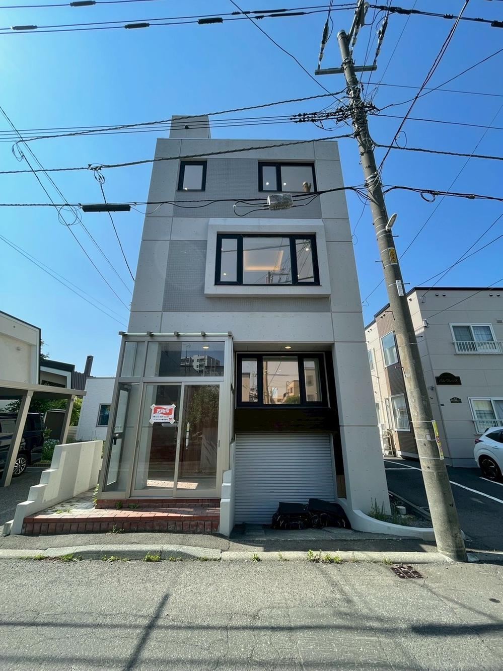 3LDK house in Nishi Ward, Sapporo, Hokkaido - Photo 1