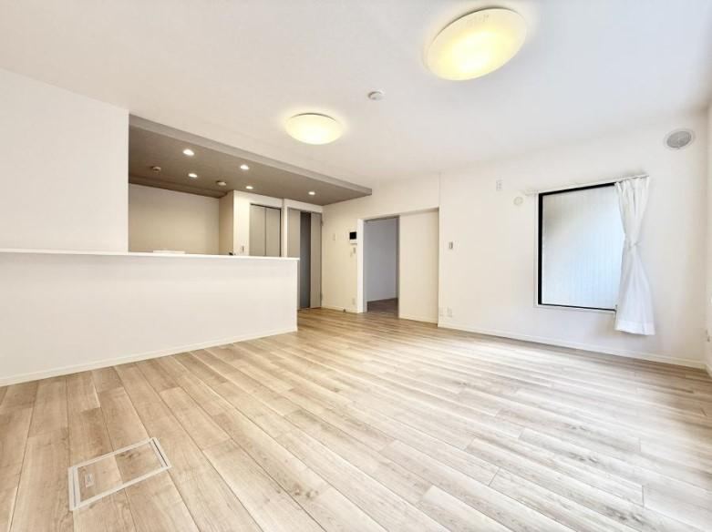 Convenient 2LDK Apartment Near Yurigahama Station - Photo 1