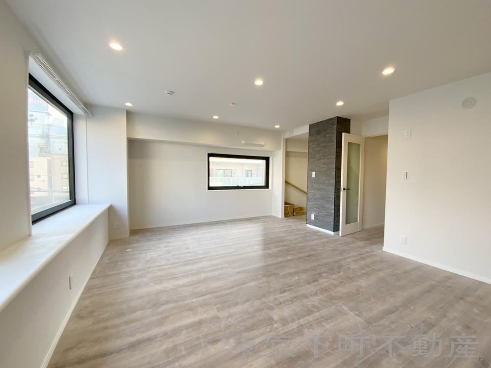 2LDK apartment in Taito Ward, Tokyo - Photo 1