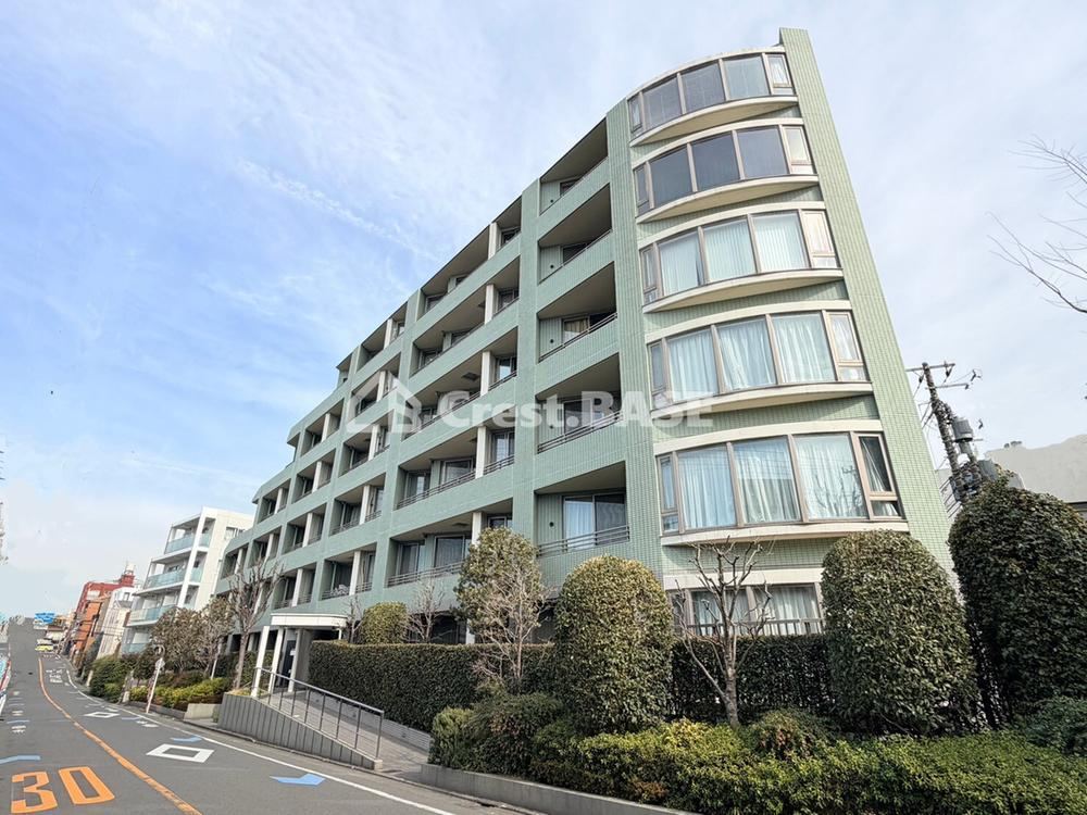 Elegant 2LDK+S Apartment in Prestigious Chinzoku Area - Photo 1